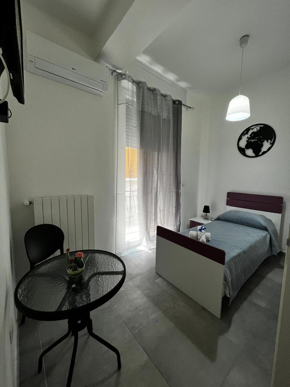 Goodbye Moon Apartment Brindisi Buitenkant foto