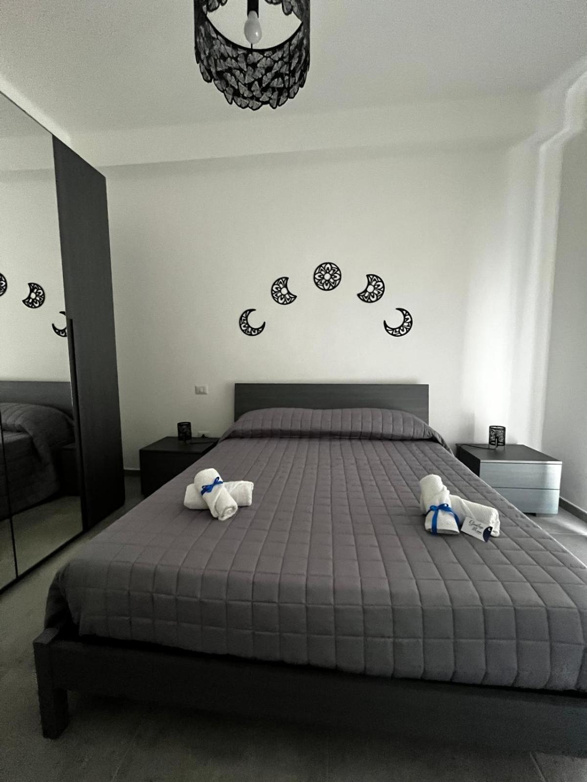 Goodbye Moon Apartment Brindisi Buitenkant foto